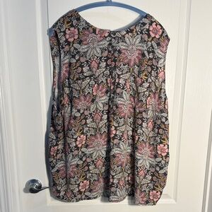 LOFT Plus Gray Floral Top Pink & White Accents Short Sleeves Button Neck Size 24
